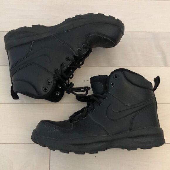 Nike Youth's Solid Manoa Leather Lace-Up Boots Black Size 14Y - Picture 2 of 5